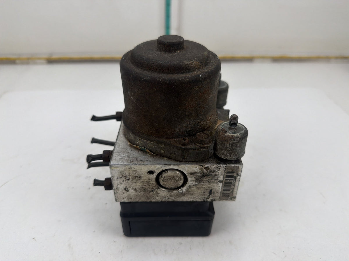 2002-2004 Mitsubishi Montero Sport ABS Anti-Lock Brake Pump OEM