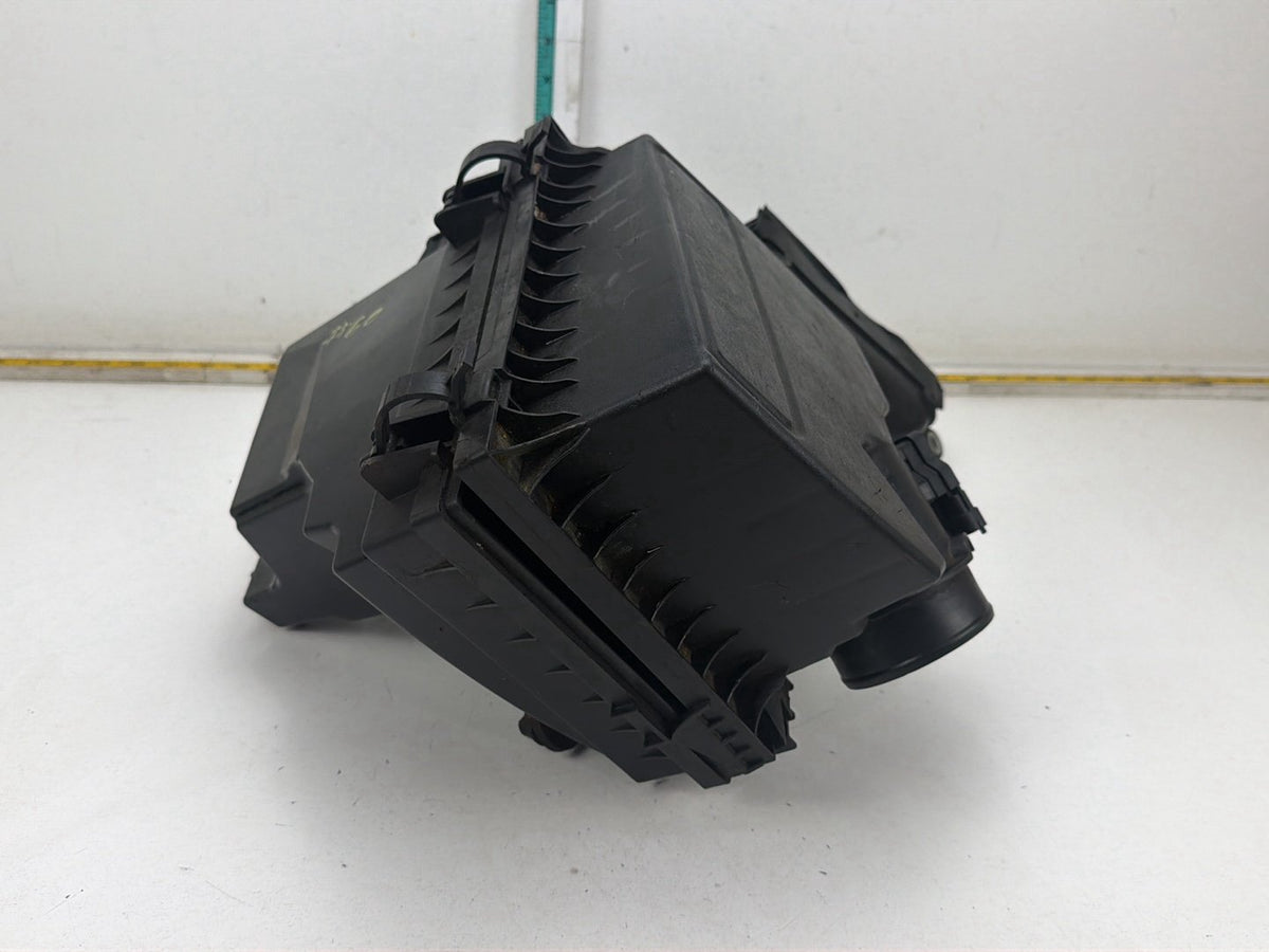2013-2016 Lincoln MKZ Engine Air Cleaner Intake Housing Box DS73-9A600-AC OEM