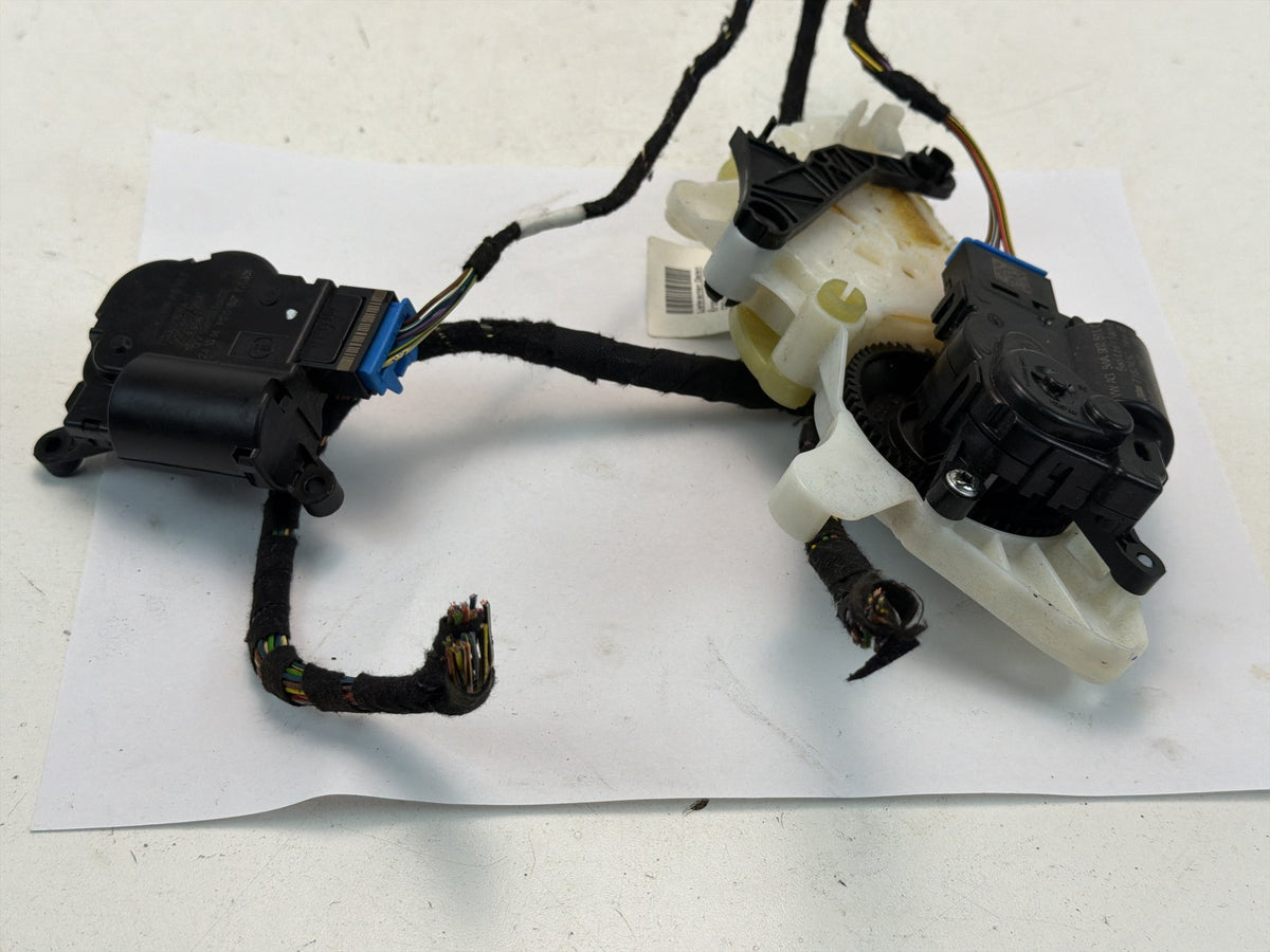 2015-2020 Audi A3 A/C Heater Blend Door Flap Actuator Motor Bracket Wire OEM