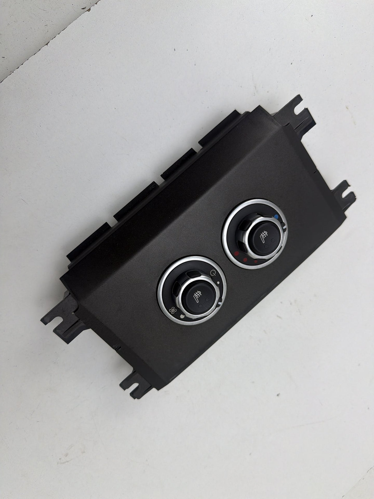 2010-2012 Land Rover Range Rover L322 Rear Center Climate Control Switch OEM