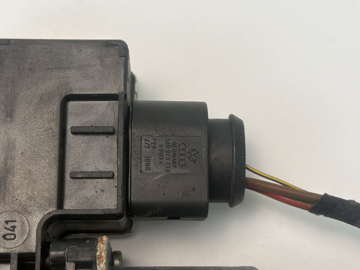 2015-2020 Audi A3 Right Passenger Side Window Regulator Motor 5Q0959811C OEM