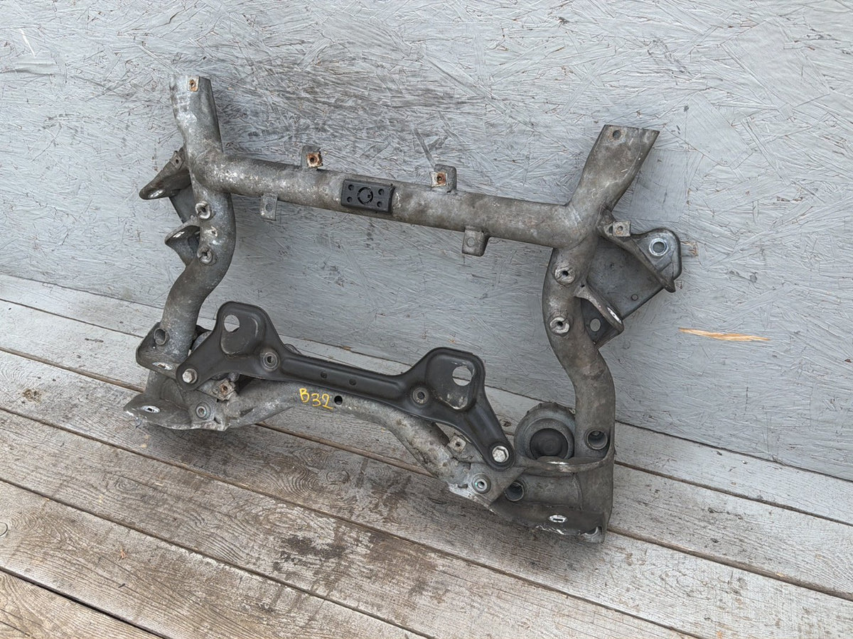 2010-2016 Mercedes-Benz E-Class-E350 Front Engine Subframe A 204 628 00 11 OEM