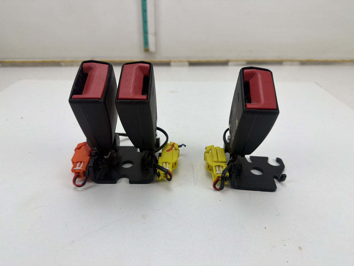 2011-2018 Volvo S60 Rear Seat Belt Buckle Set 34150327 OEM