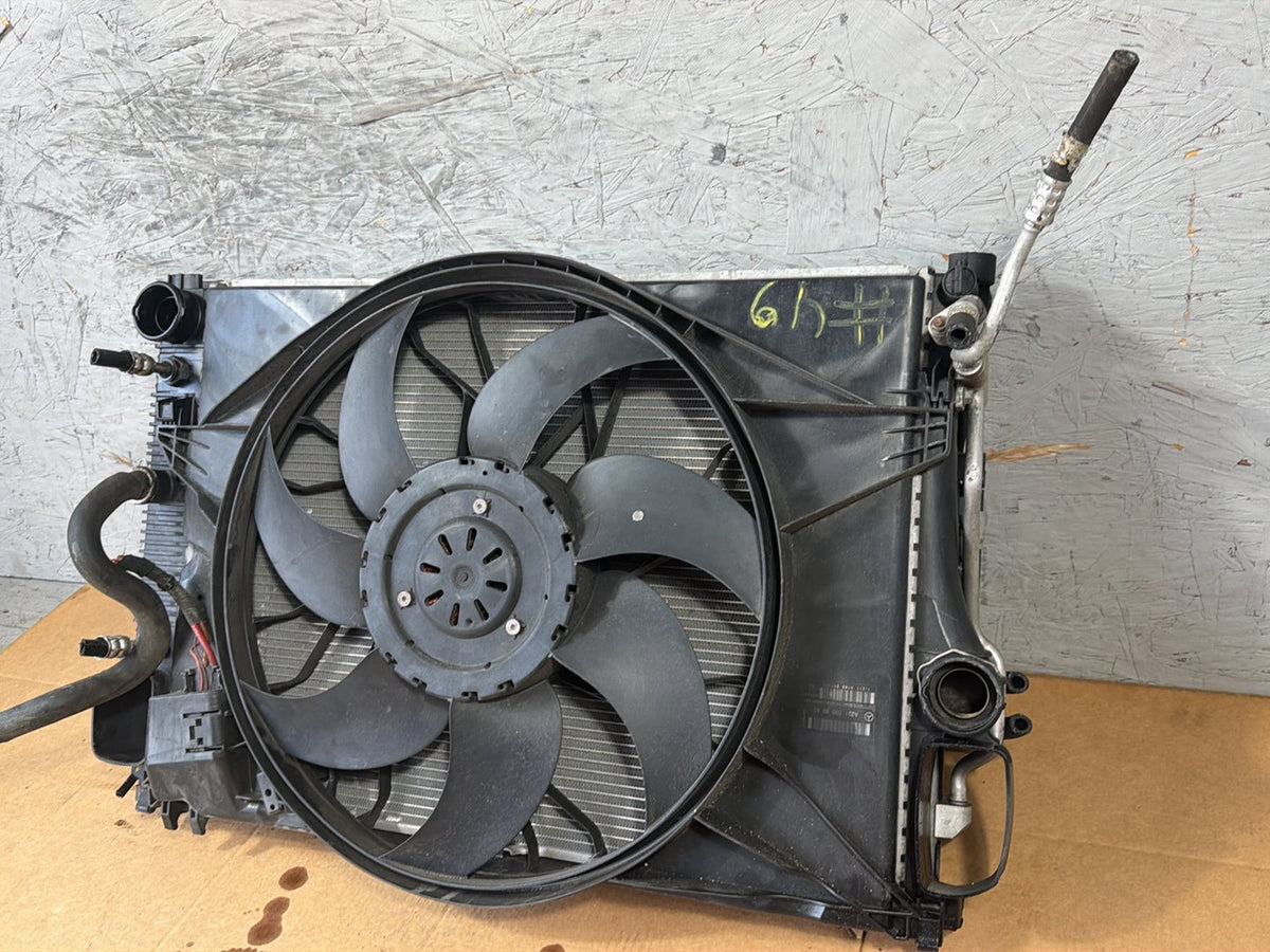 2007-2013 Mercedes-Benz S500 W221 Engine Radiator w/ Cooling Fan A2215000993 OEM