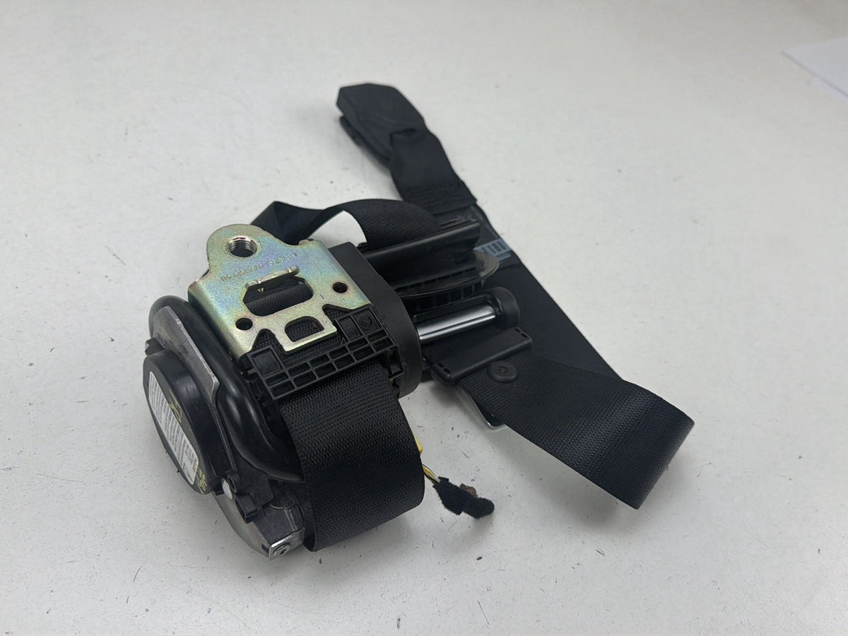 2014-2017 Maserati Ghibli Right Front Seat Belt Retractor 627069500 OEM