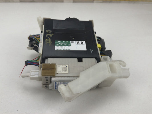 2010-2011 Toyota Prius Multiplex Network Body Control Module 89221-47130 OEM