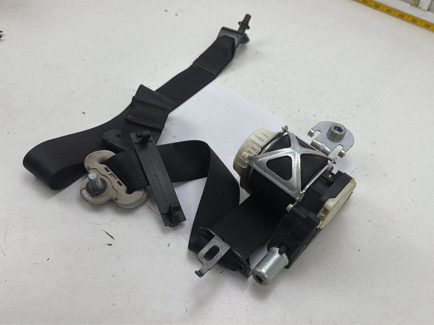 2013-2018 Ram 1500 Front Right Passenger Side Seat Belt Retractor Black OEM