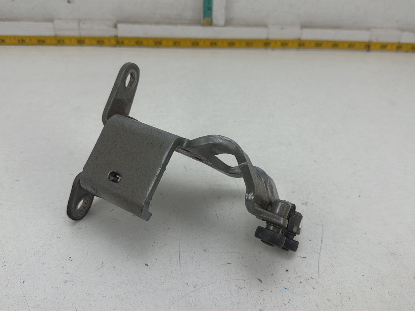 2017-2020 Toyota Sienna Rear Left Driver Side Sliding Door Roller Hinge OEM