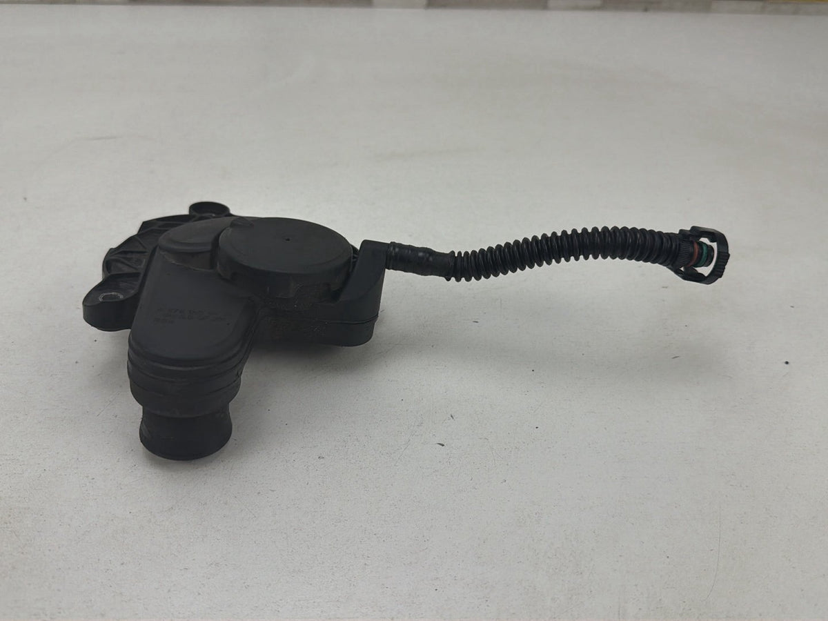 2007-20013 Mercedes-Benz S-Class W221 Engine Oil Seperator A2780100431 OEM