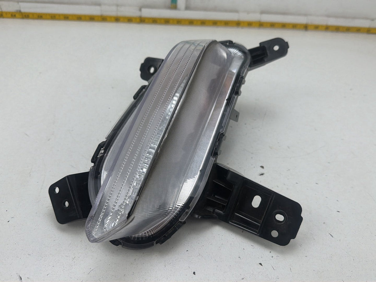 2019-2021 Kia Forte - Right Passenger Side Fog Light Lamp 92303-M7 OEM