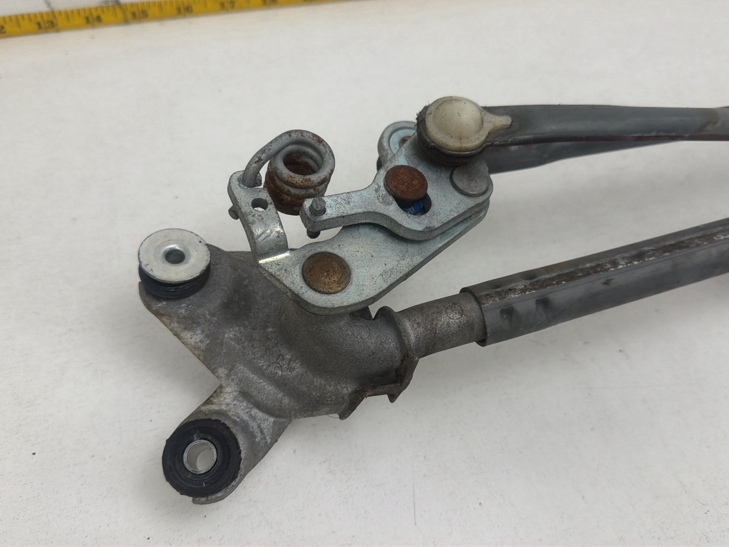 2007-2012 Lexus ES350 S190 Front Windshield Wiper Linkage & Motor 8511033330 OEM