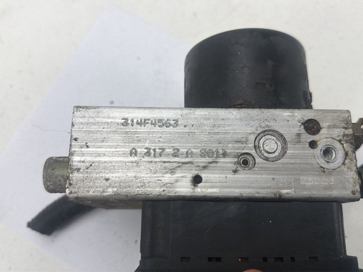 2003-2006 Lincoln Navigator ABS Anti-Lock Brake Pump Modulator Unit OEM