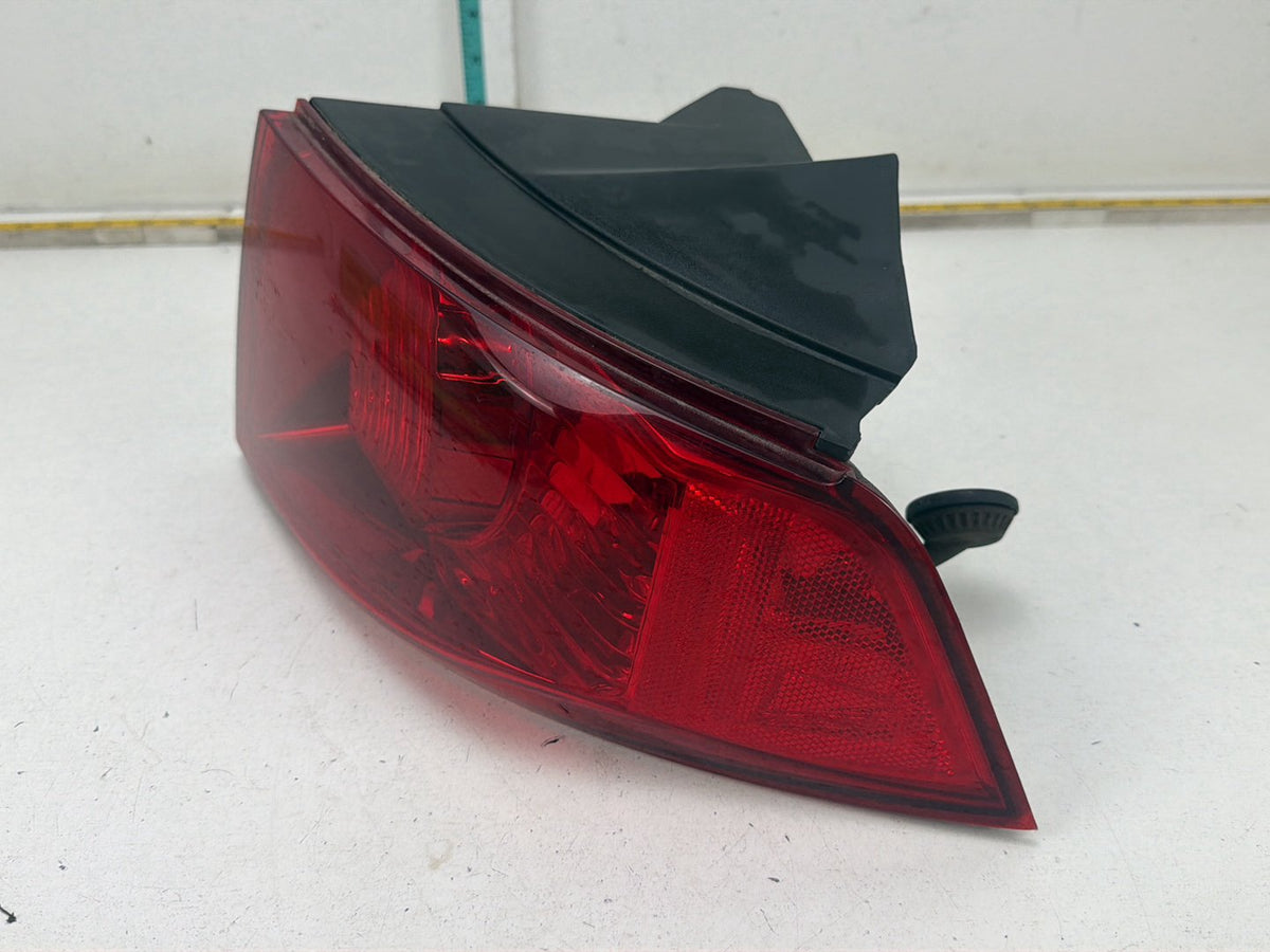 2010-2012 Acura RDX Right Side Outer Tail Light Quarter Panel Mounted OEM