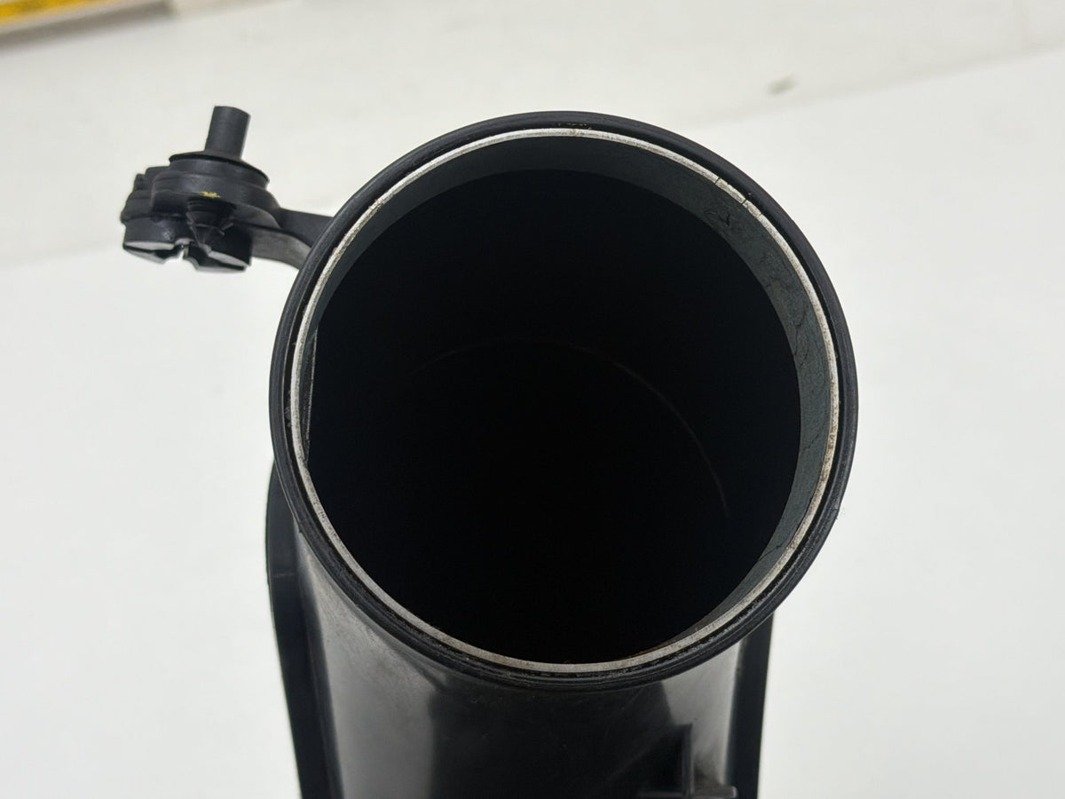 2015-2018 Volvo S60 Engine Air Intake Resonator Chamber Box 31319692 OEM