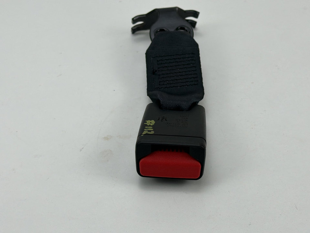 2014-2021 Maserati Quattroporte M156 Rear Center Seat Belt Buckle 6700125140 OEM