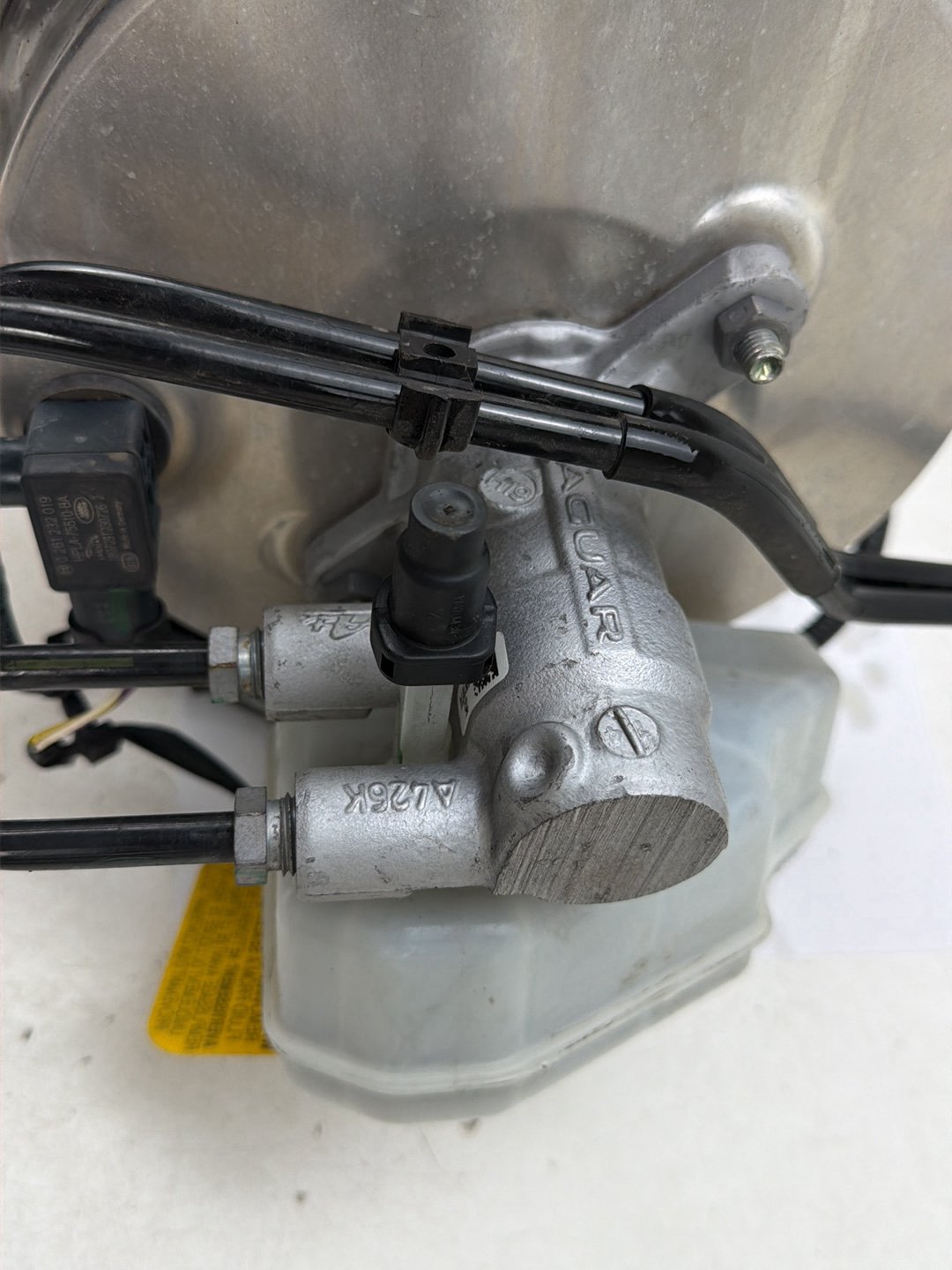 2017-2020 Jaguar F-Pace Power Brake Booster Fluid Reservoir Master Cylinder OEM
