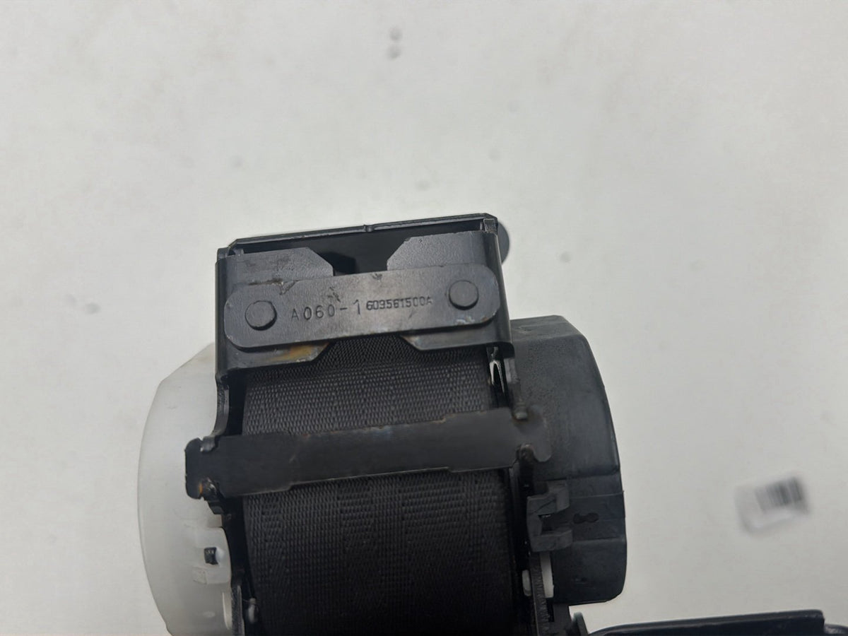 2014-2017 Honda Odyssey Rear Centre 3rd Row Seat Belt Retractor 5203009B OEM