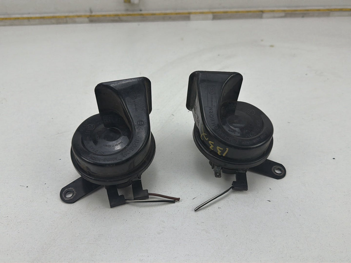 2010-2013 Mercedes-Benz E-Class Coupe High and Low Tone Horn Signal Set OEM