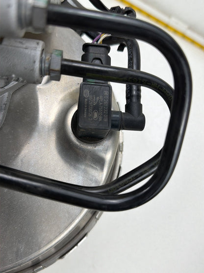 2017-2020 Jaguar F-Pace Power Brake Booster Fluid Reservoir Master Cylinder OEM
