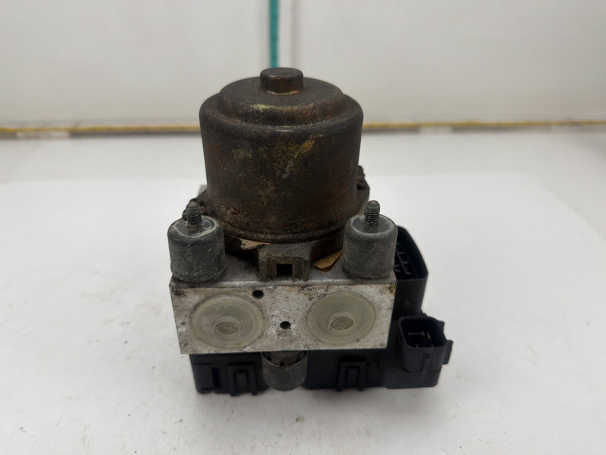2002-2004 Mitsubishi Montero Sport ABS Anti-Lock Brake Pump OEM