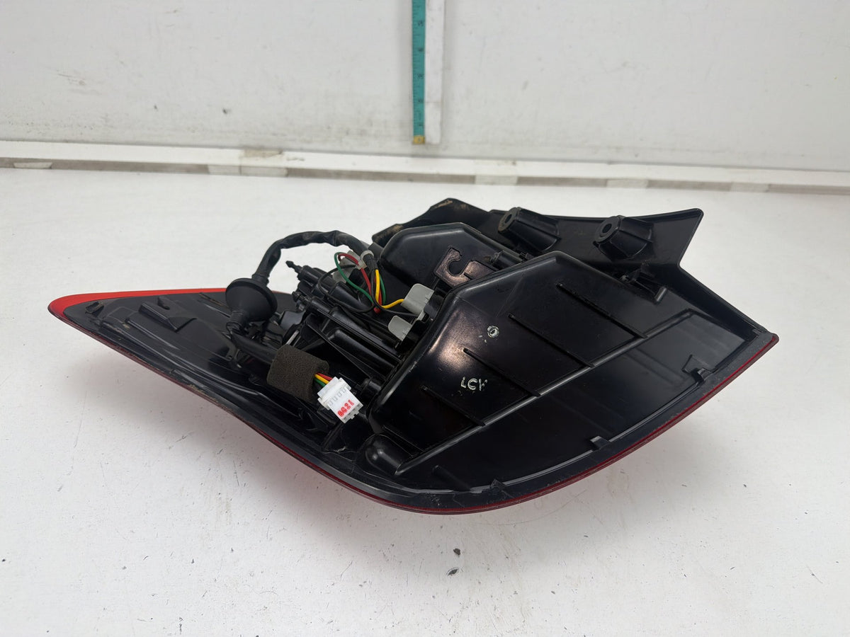 2014-2016 Kia Forte Rear Right Passenger Quarter Outer Tail Light Lamp OEM