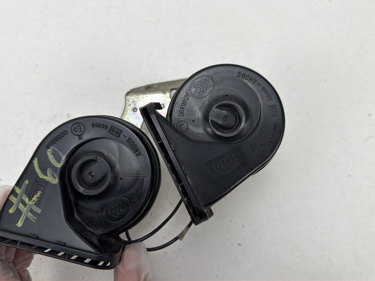 2012-2017 Ford Focus MK2-Front Warning Horn Signal Set of 2 E30055306 OEM