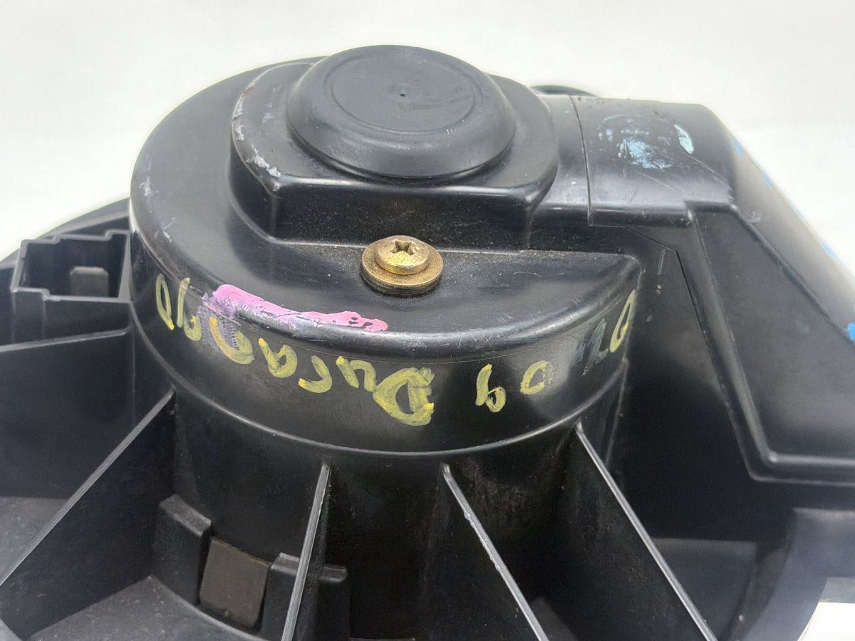 2004-2009 Dodge Durango Hvac Heater Blower Motor 05061382AA OEM