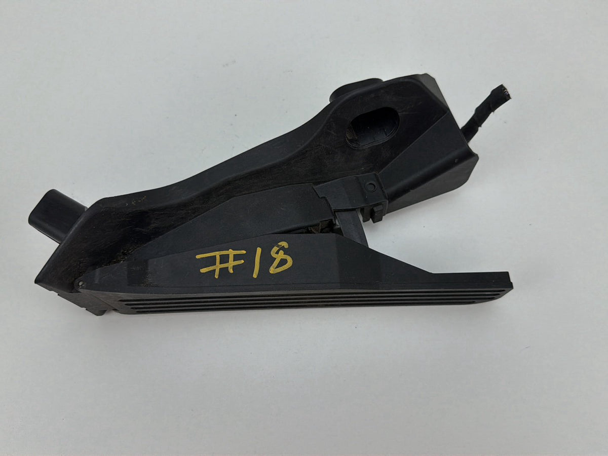 2013-2017 Volkswagen Tiguan Gas Pedal 65101011 OEM