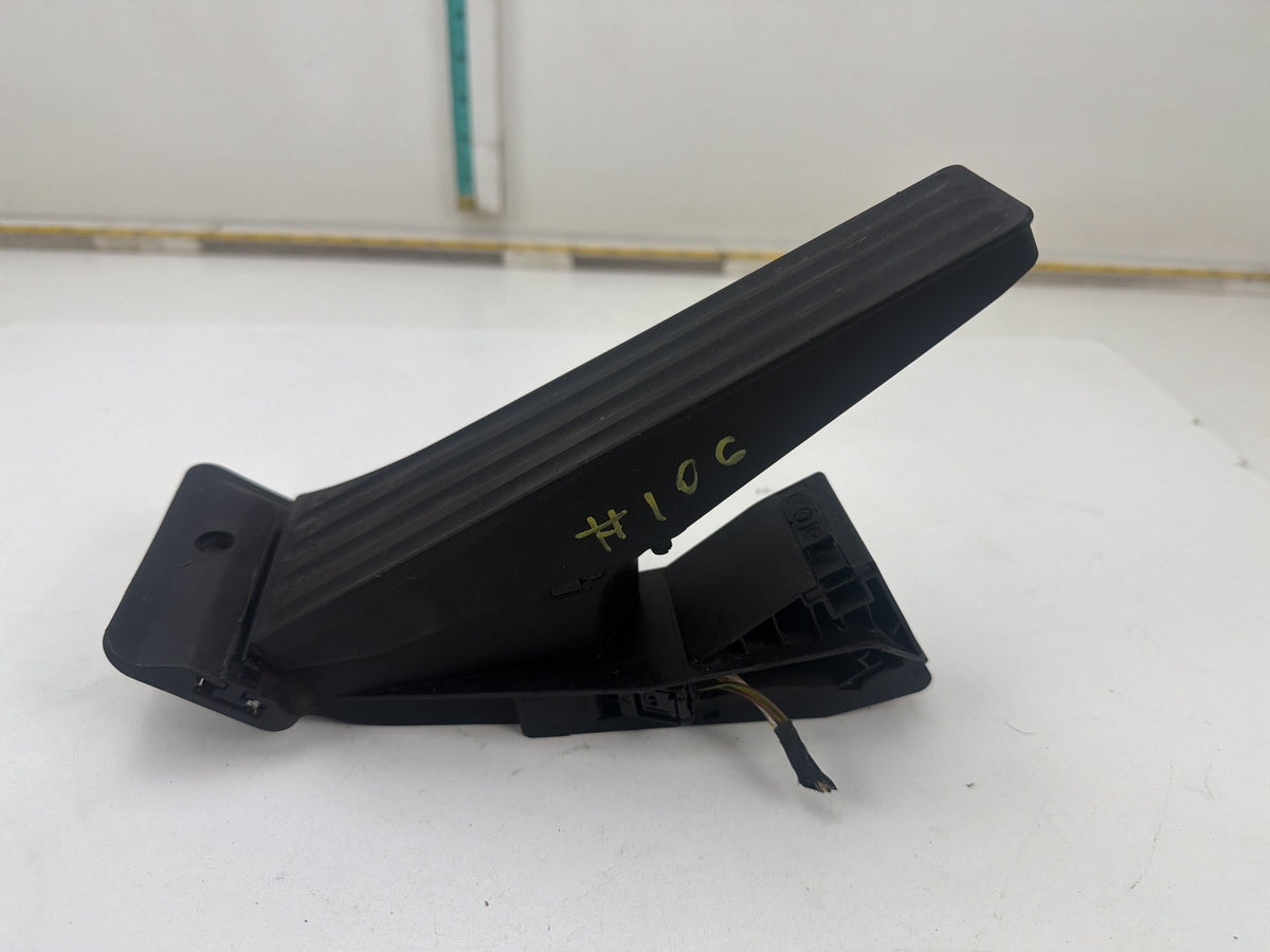 2011-2013 BMW 550i xDrive F10 Accelerator Gas Pedal Assembly 35426852644 01 OEM