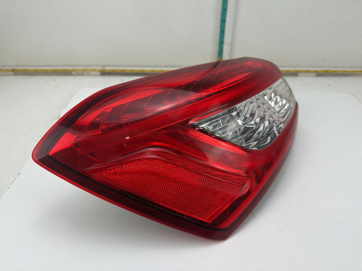 2014-2020 Maserati Ghibli III M157 Rear Left Side Outer Taillight 670008482 OEM