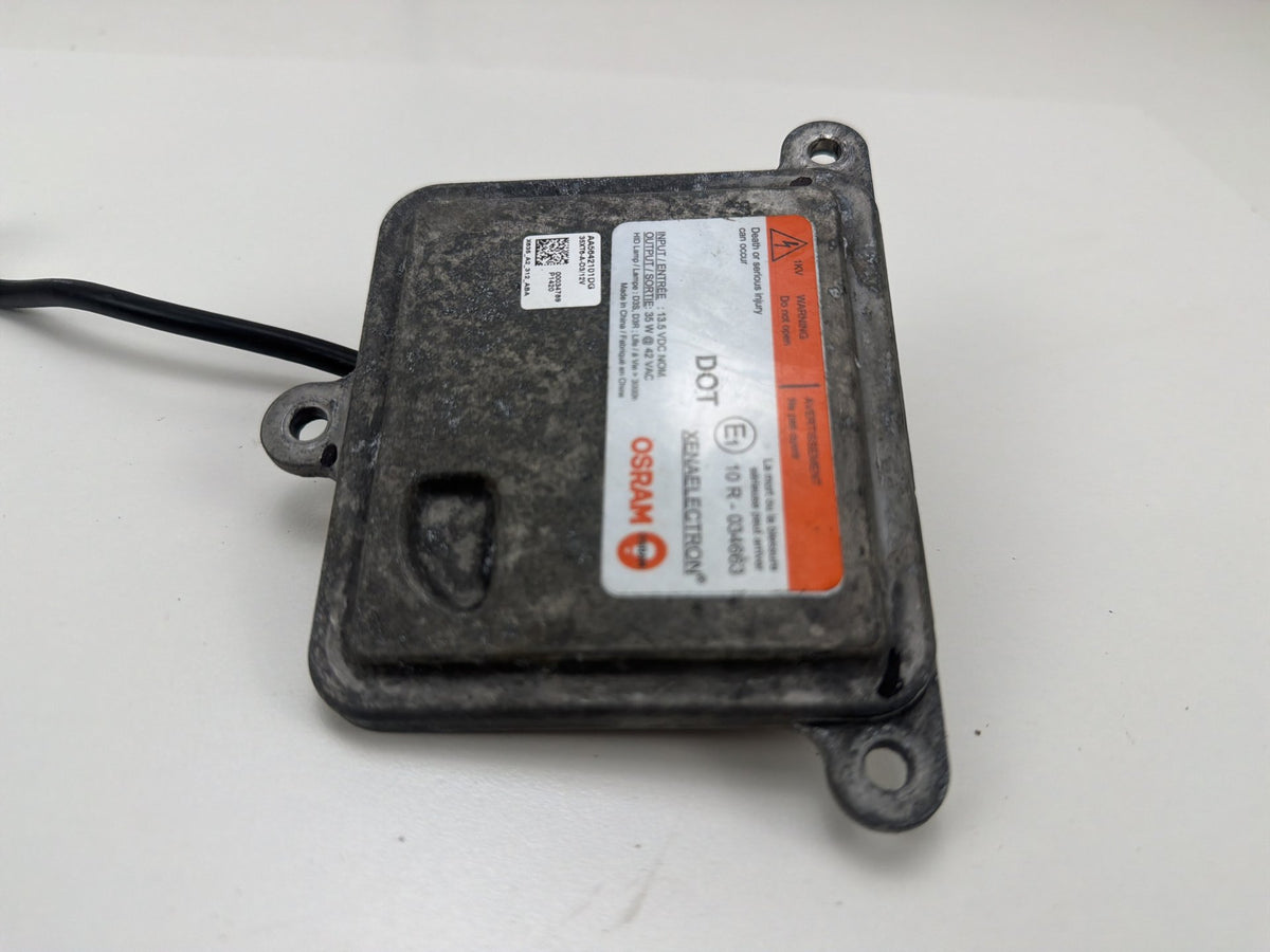 2015-2017 Chrysler 200 Xenon HID Headlight Ballast Module 10R-034663