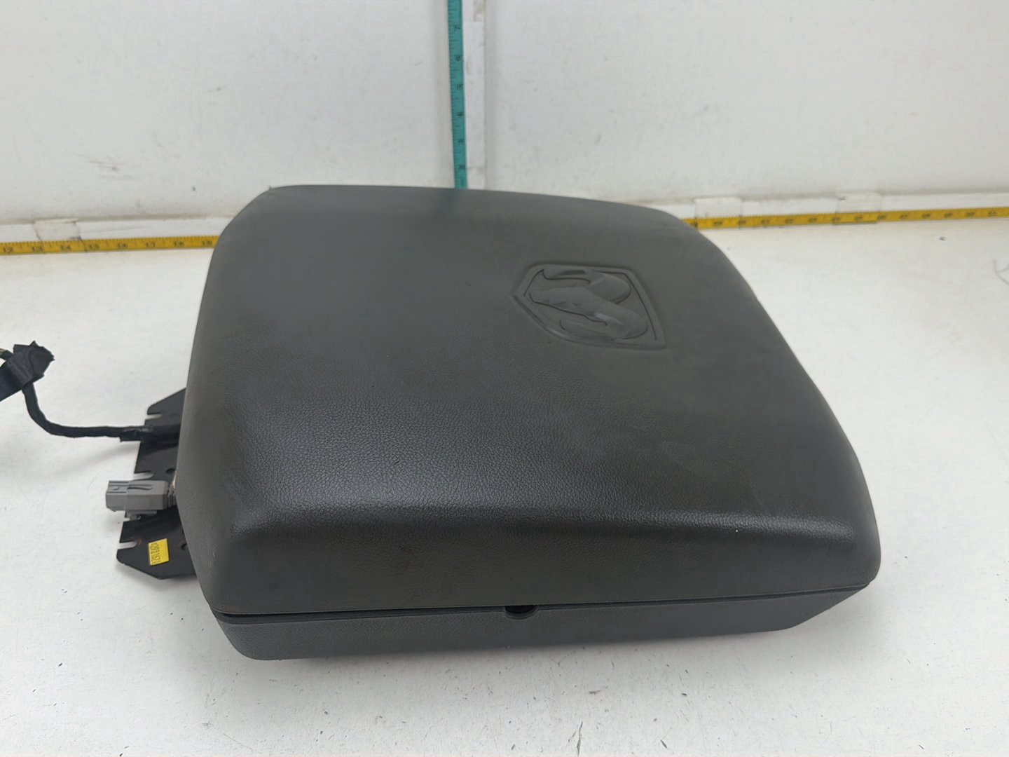 2013-2018 Ram 1500 Centre Console Armrest Lid Cover Ram Head Logo Black OEM