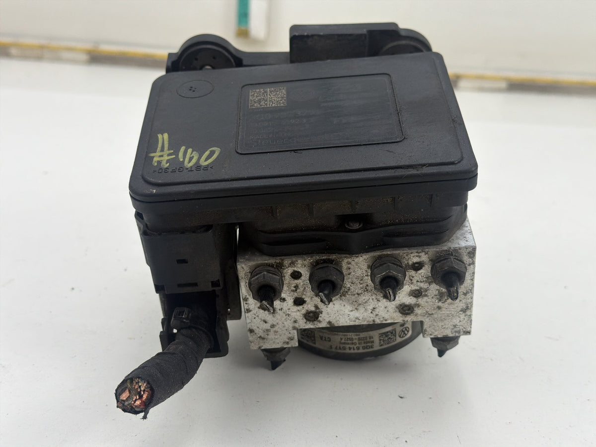 2015-2016 Audi A3 ABS Anti-Lock Brake Pump Module 3Q0614517F OEM