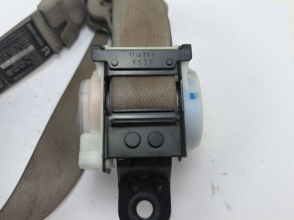 2015-2018 Kia Sedona Rear Right Passenger Side 2nd Row Seat Belt Retractor OEM