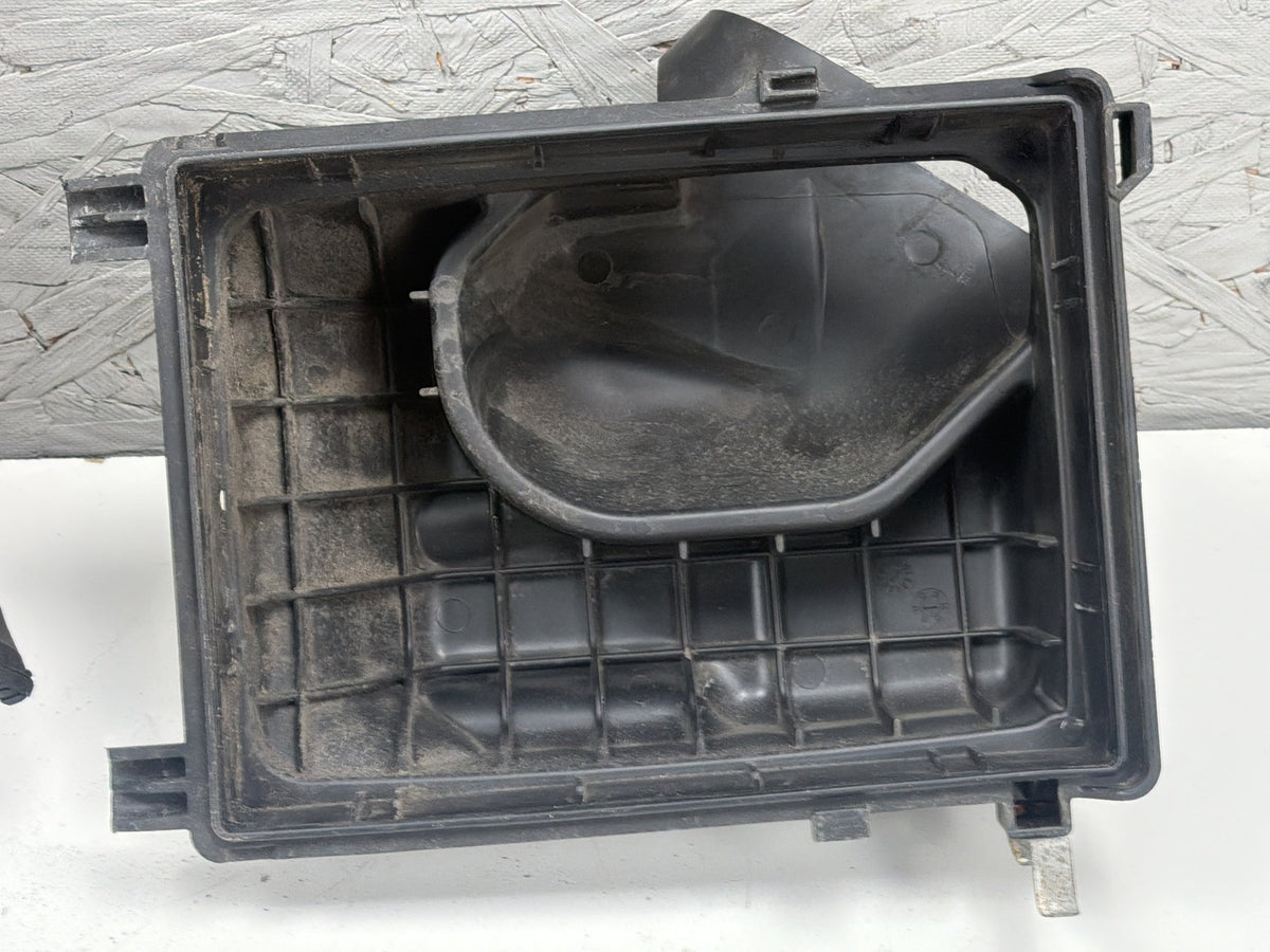 2013-2019 Nissan Sentra - Air Intake Cleaner Filter Housing Box 3RC20 OEM