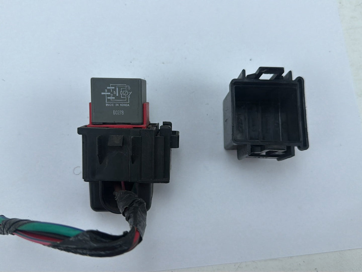 2011-2013 Dodge Durango External Fuel Pump Recall Relay Block 68269523AD OEM