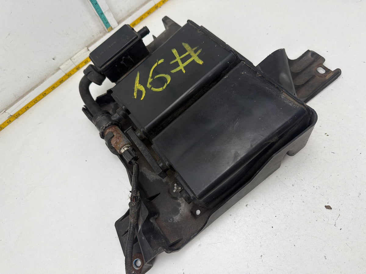 2003-2004 Lincoln Navigator U228 Fuel Vapor EVAP Charcoal Canister OEM