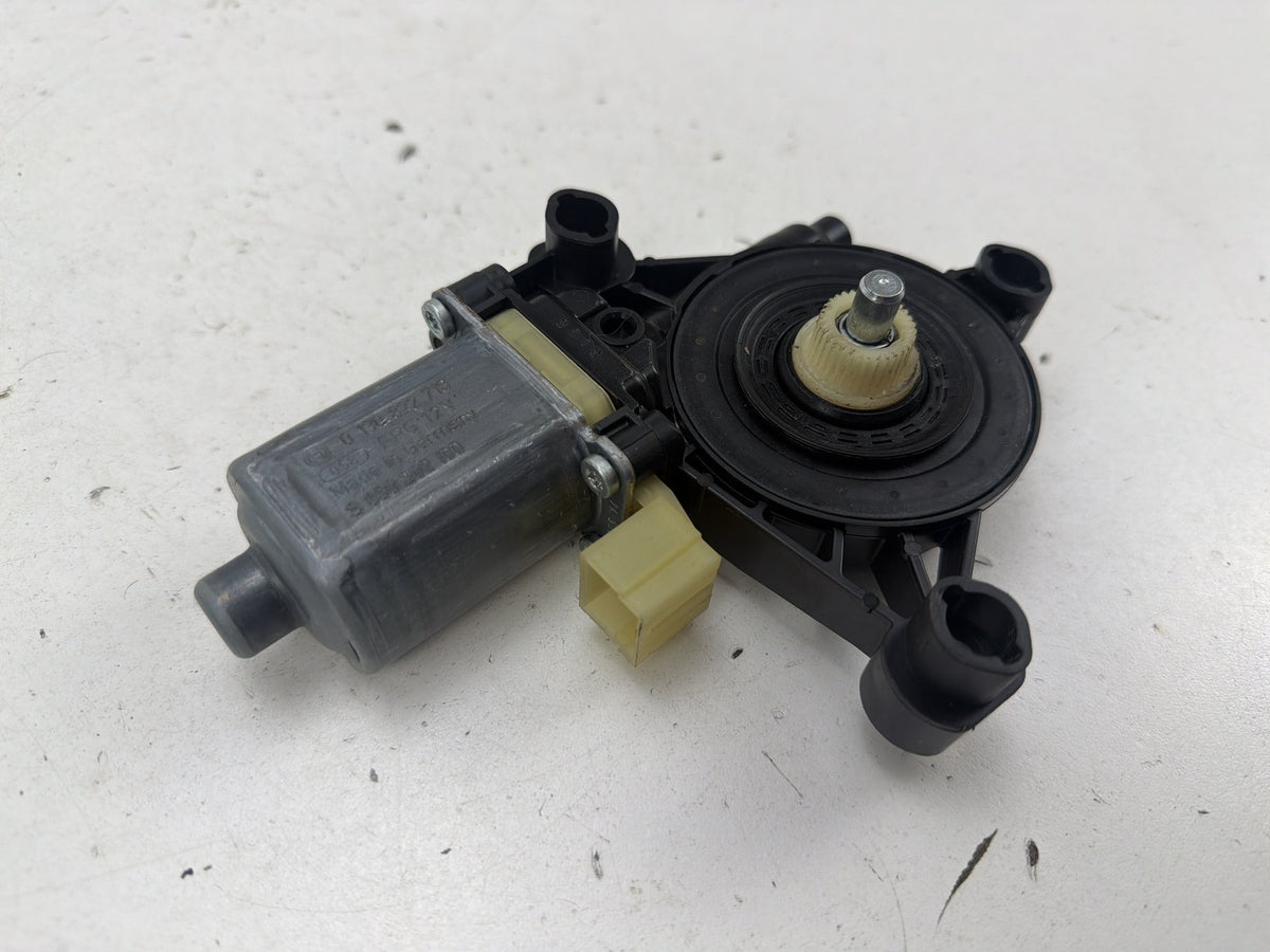 2015-2020 Audi A3 Convertible Door Power Window Motor S850202100 OEM