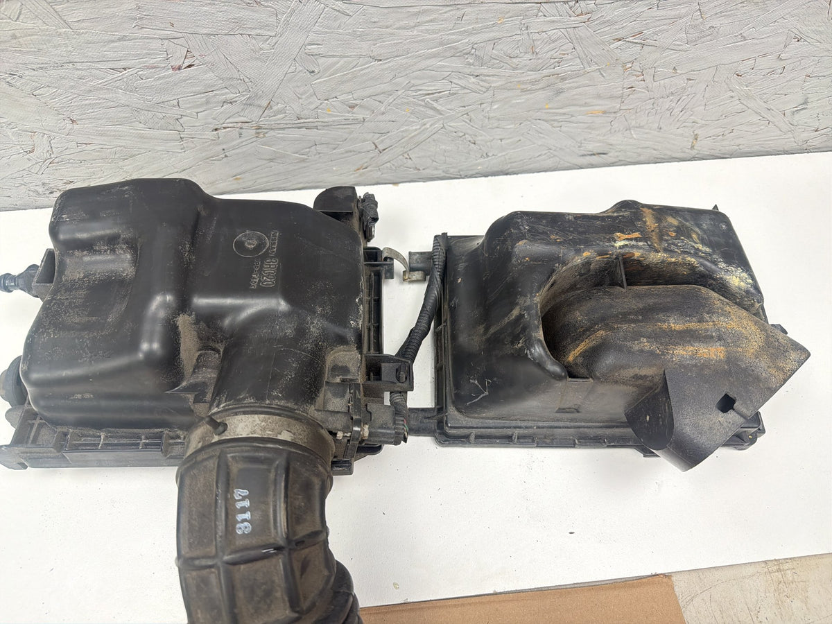 2013-2019 Nissan Sentra - Air Intake Cleaner Filter Housing Box 3RC20 OEM