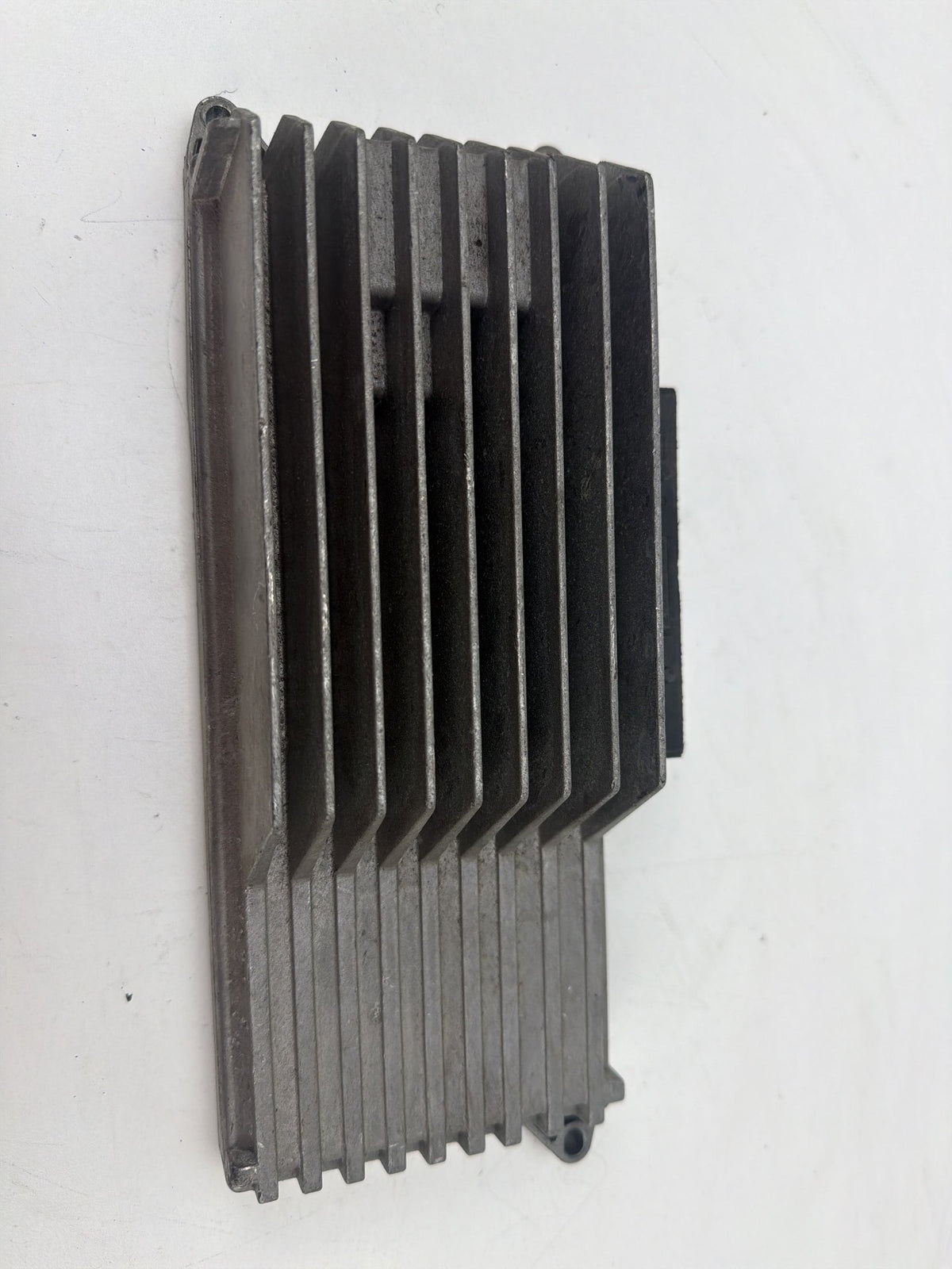 2013-2016 Audi A4 Audio Equipment Radio Amplifier 8R1035223A OEM