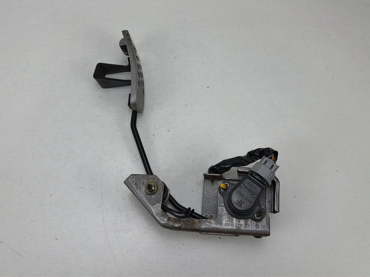 2003-2008 Nissan 350Z-Gas Pedal Sensor 18919AM810 OEM