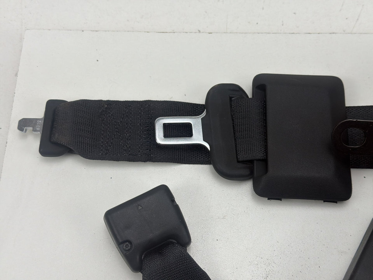 2016-2022 Chevrolet Malibu Rear Center Seat Belt Retractor Assembly OEM