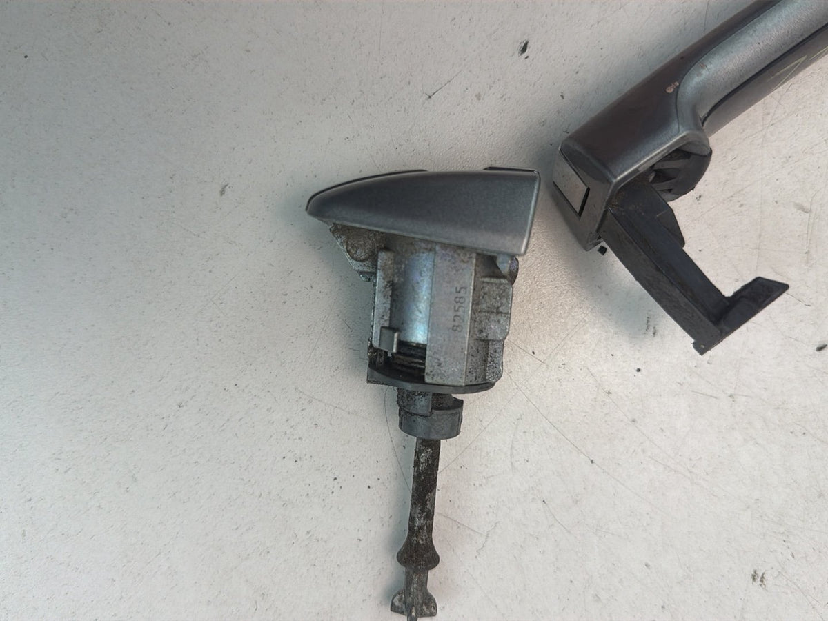 2011-2020 Toyota Sienna L30 - Front Left Driver Side Exterior Door Handle OEM