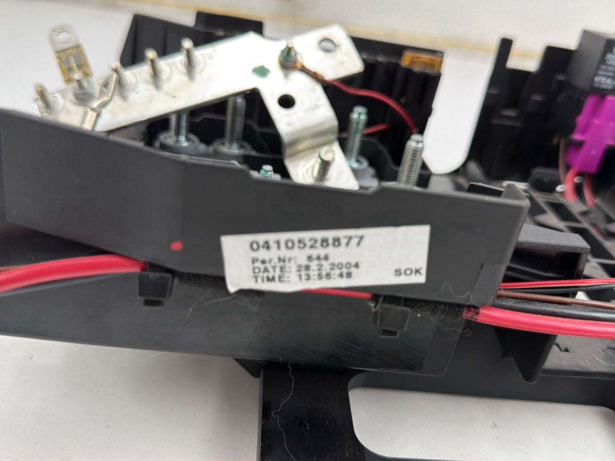 2003-2006 Porsche Cayenne Main Fuse Relay Box Junction Block 7L0937548 OEM