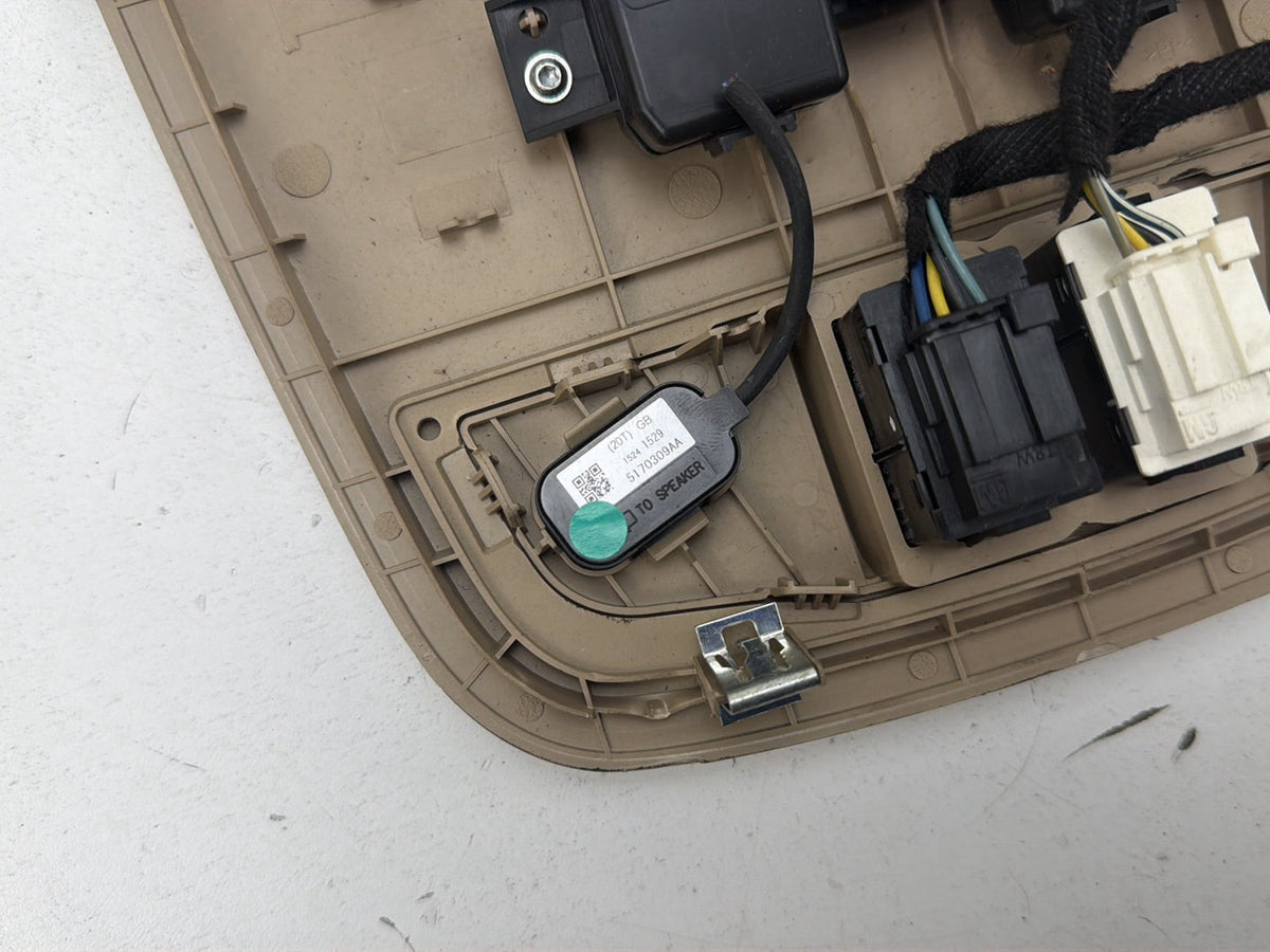 2010-2013 Buick LaCrosse - Overhead Console Dome Light 13501109 OEM