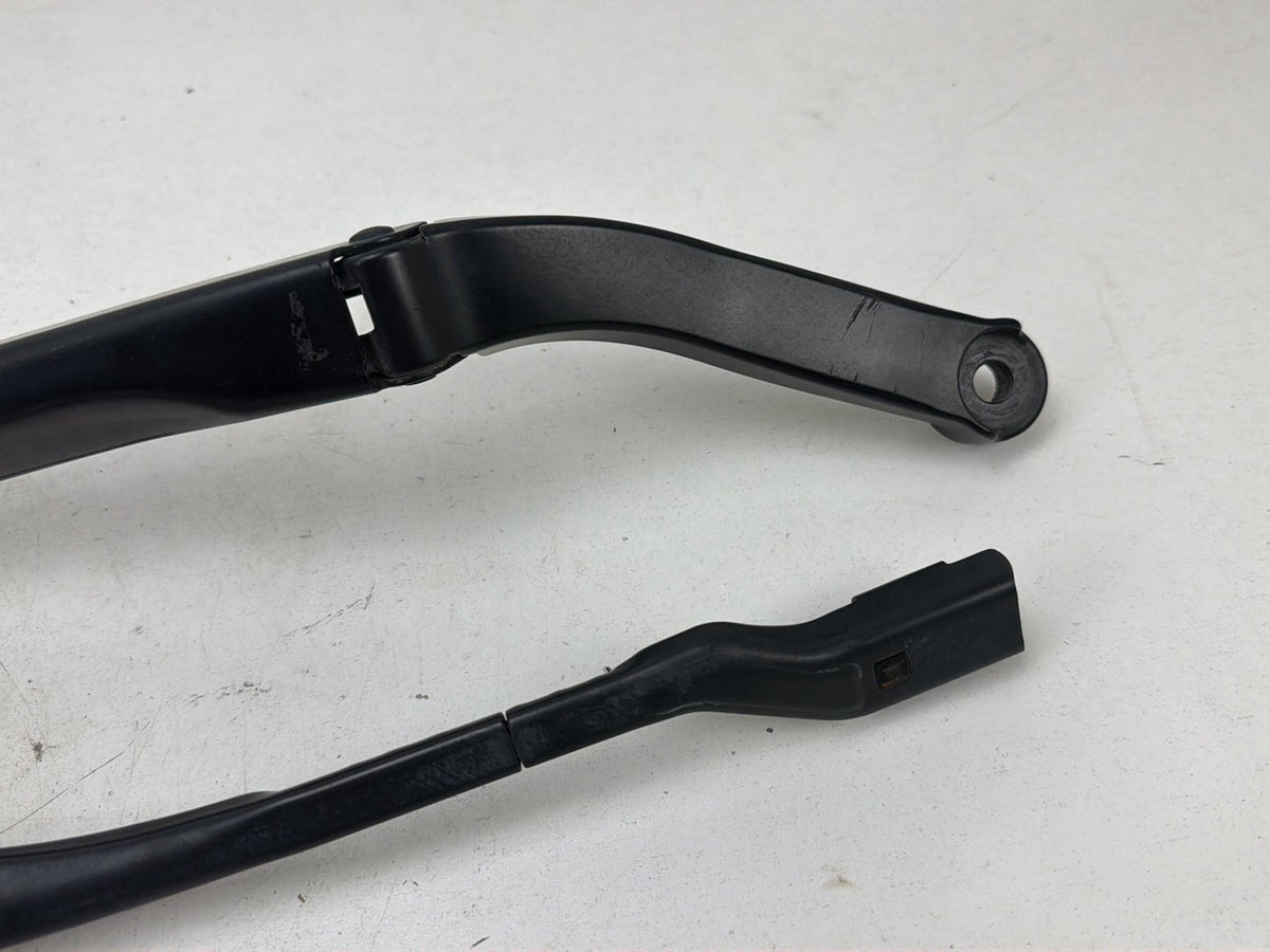 2014-2017 Maserati Ghibli Front Left & Right Side Windshield Wiper Arm Pair OEM