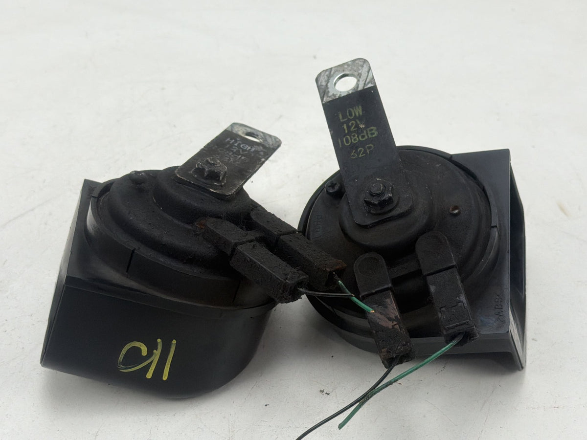 2013-2018 Nissan Altima High Low Tone Dual Snail Horn Set E358943 OEM