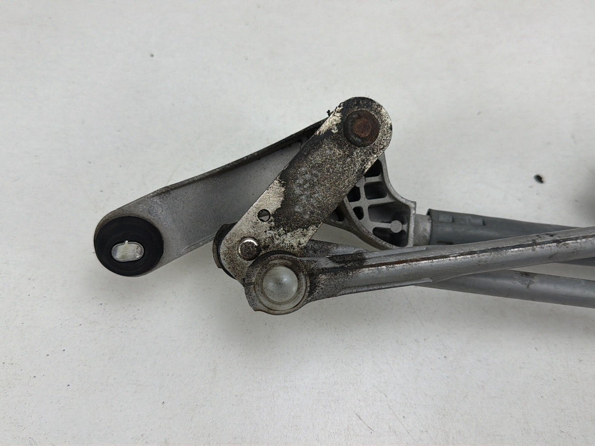 2008-2013 Infiniti G37 Front Windshield Wiper Linkage Transmission w/ Motor OEM