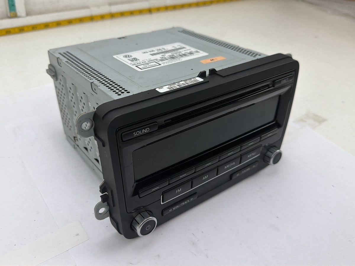 2012-2015 Volkswagen Jetta - Am Fm Cd Player Radio Receiver 1K0035164D OEM