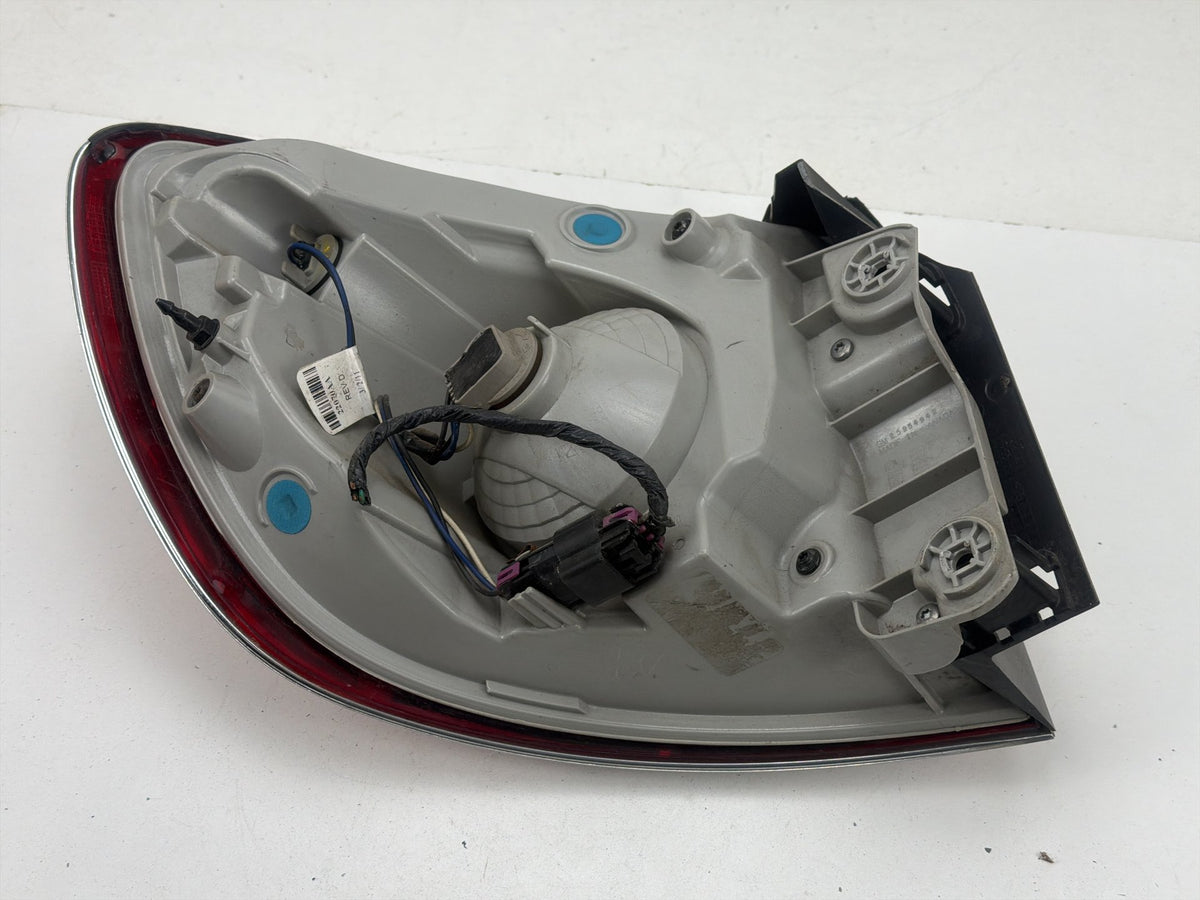 2008-2012 Buick Enclave Rear Right Side Outer Tail Light Assembly 25954942 OEM